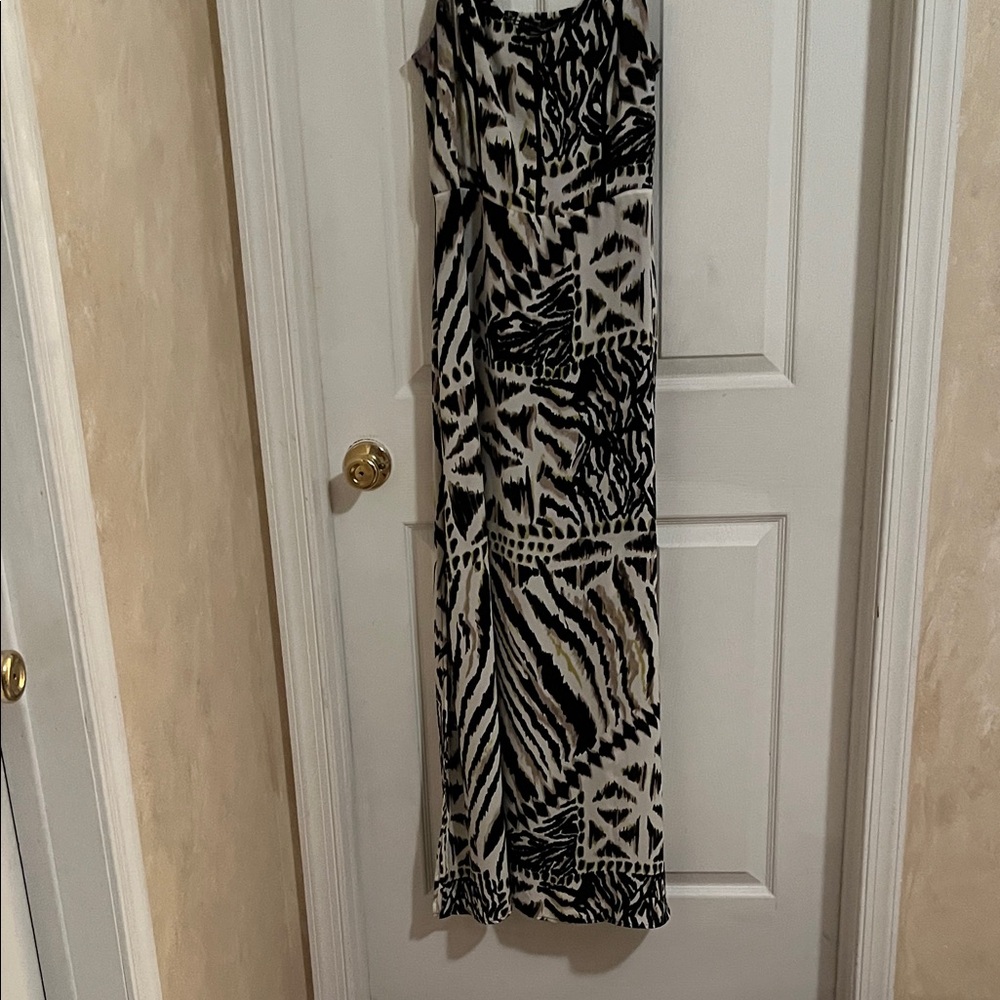 White House Black Market Black and White Maxi Dress